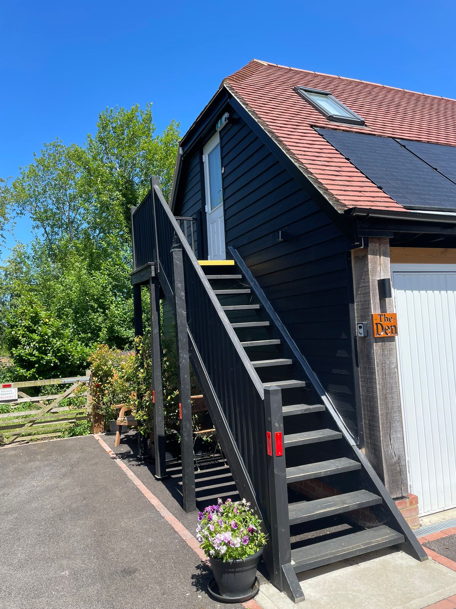 The Den at the Damsons — private gated chalet in Blean, Canterbury